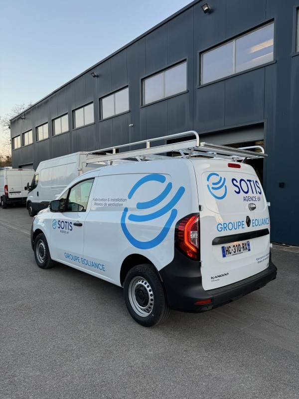 Réalisation d’un marquage commercial pour une entreprise située à Saint-genis-laval dans le département du Rhône.