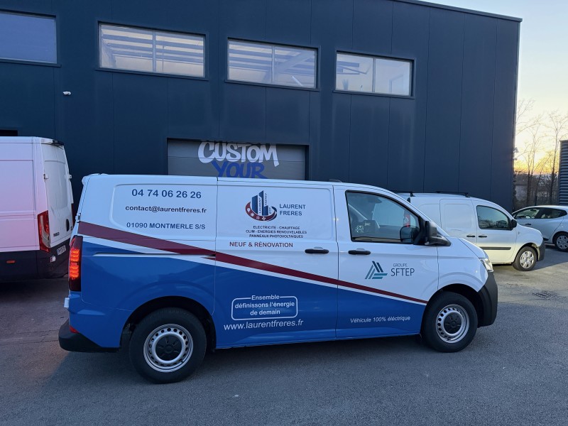 Flocage pour une flotte de véhicule à Montmerle sur Saône dans la région Rhône-Alpes